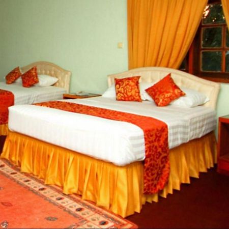 אלה The Hideaway Hotel מראה חיצוני תמונה