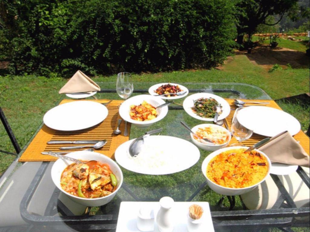אלה The Hideaway Hotel מראה חיצוני תמונה