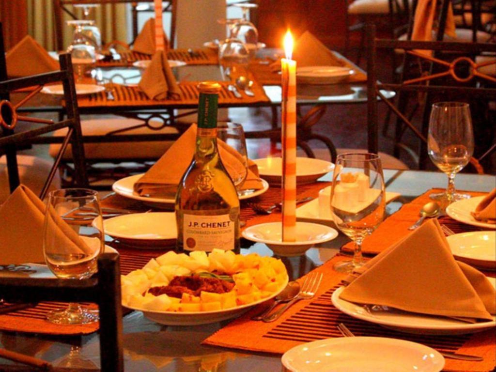 אלה The Hideaway Hotel מראה חיצוני תמונה