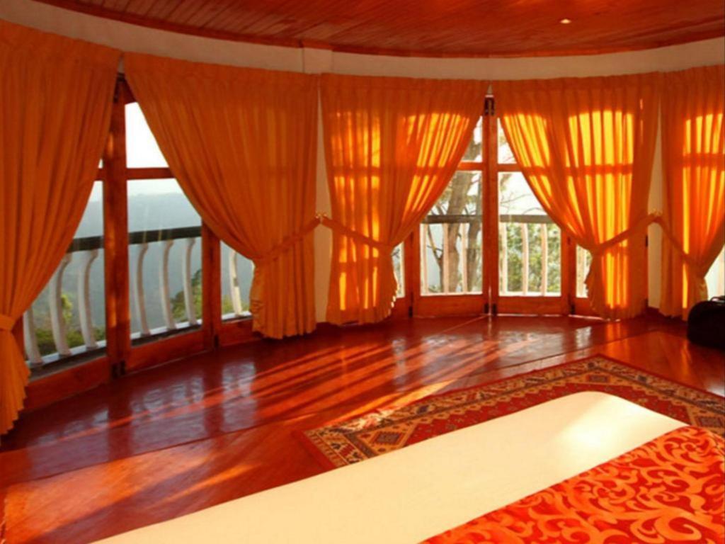 אלה The Hideaway Hotel מראה חיצוני תמונה