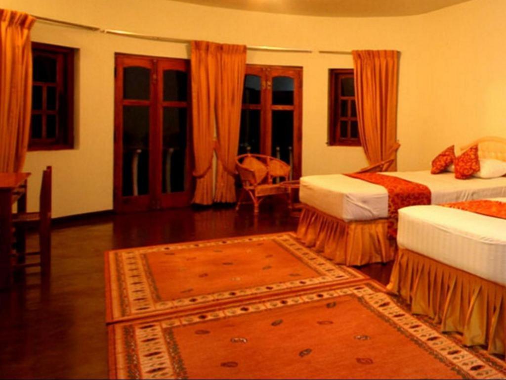 אלה The Hideaway Hotel מראה חיצוני תמונה