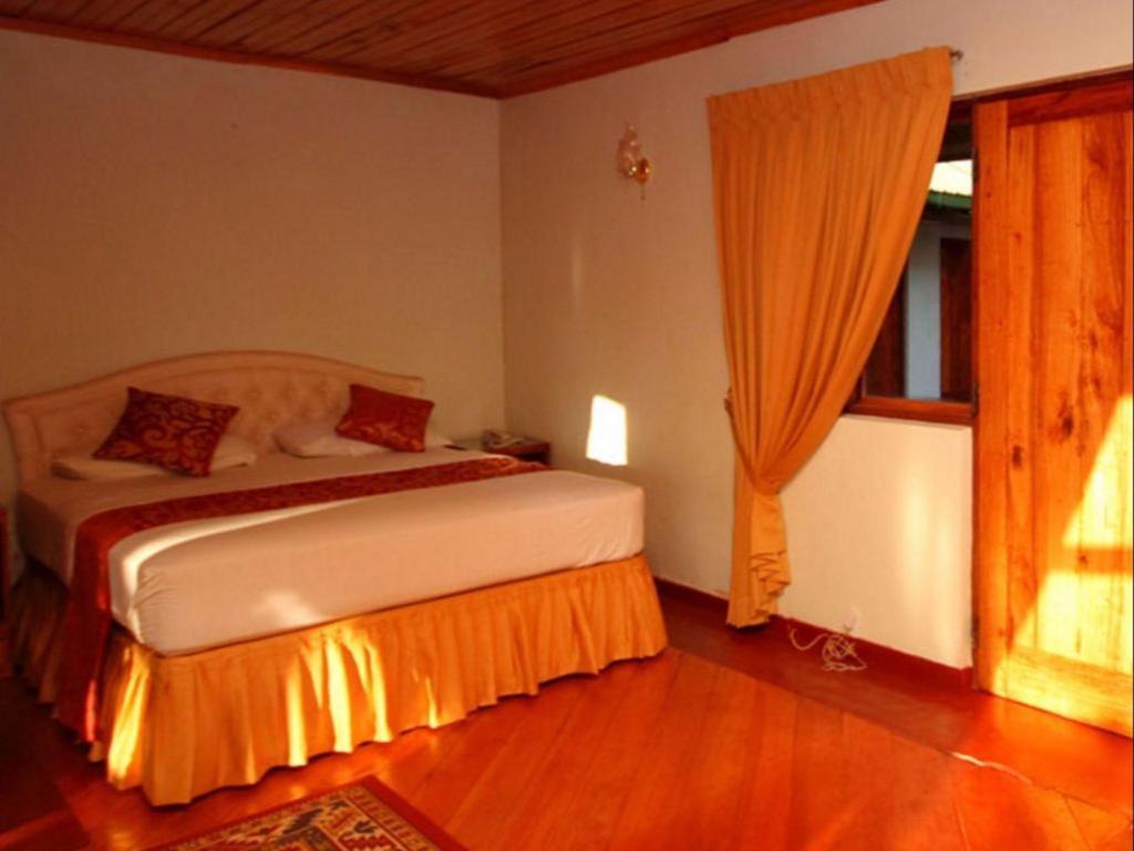 אלה The Hideaway Hotel מראה חיצוני תמונה