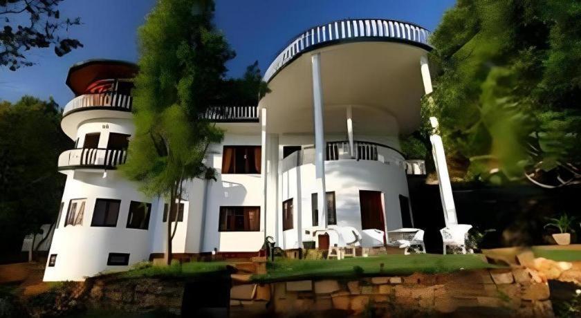 אלה The Hideaway Hotel מראה חיצוני תמונה