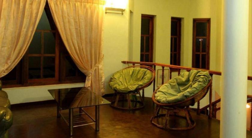 אלה The Hideaway Hotel מראה חיצוני תמונה