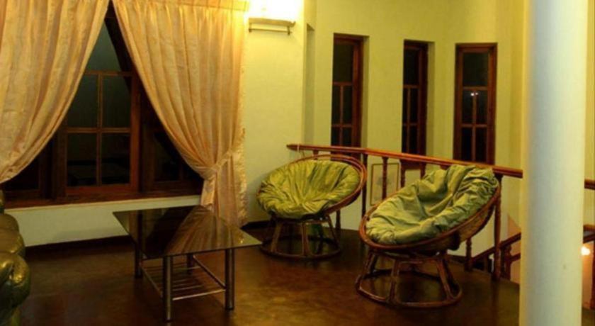 אלה The Hideaway Hotel מראה חיצוני תמונה
