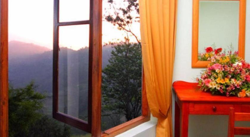 אלה The Hideaway Hotel מראה חיצוני תמונה